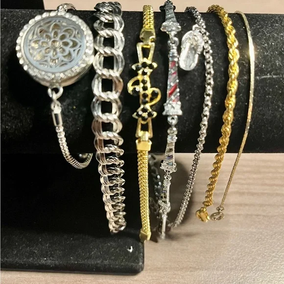 Vintage bracelet lot - Picture 2 of 5